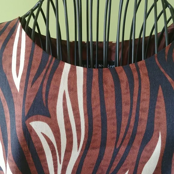 "BIANCA NYGARD" SIZE 12P DRESS, 100% Polyester with zipper on left side - Picture 5 of 9